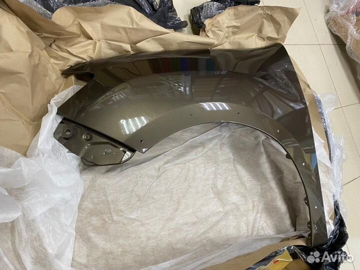 Крыло левое renault sandero stepway с 2014 CNM