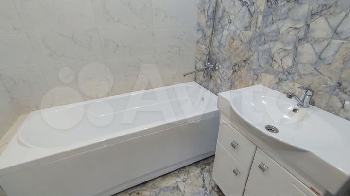 2-к. квартира, 55 м², 5/18 эт.