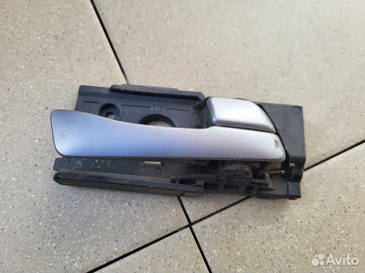 Ручка внутренняя передняя правая Hyundai Solaris