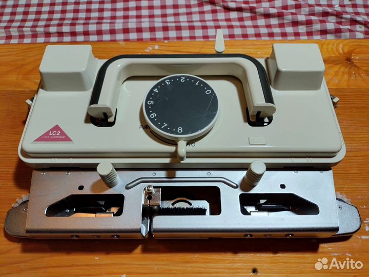 Каретки для вязальных машин