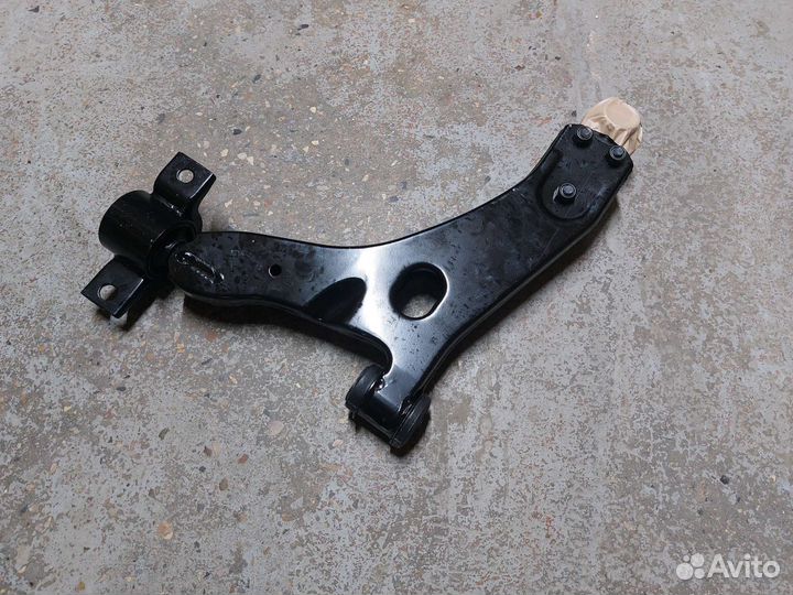 Новый передний правый рычаг Ford Focus 98-04