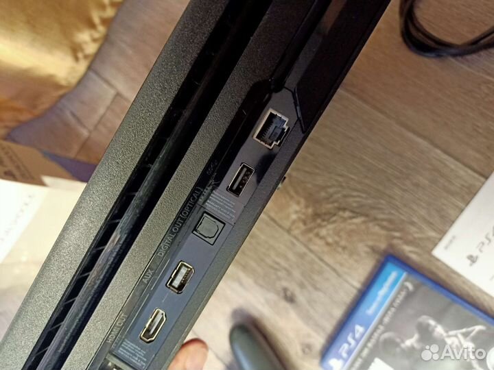 Sony PS4 PRO 1тб. Гарантия, два геймпада + игра