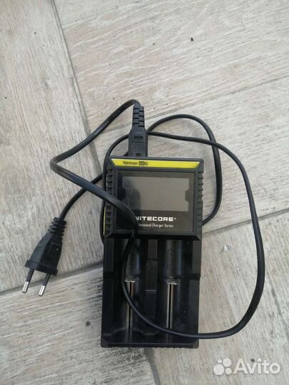 Зарядка nitecore d2