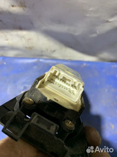 Блок управления стеклоподъемниками toyota 120