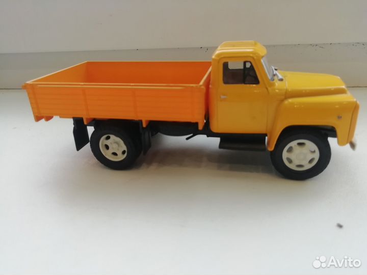 Модель грузовика Газ 52-84 нап