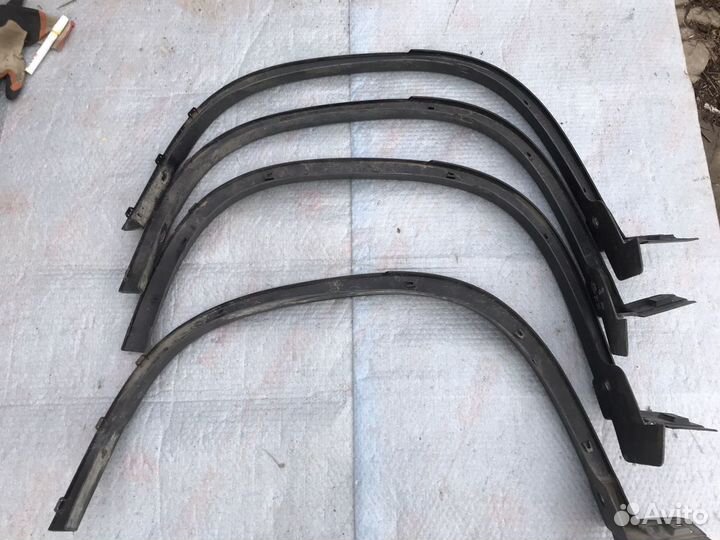 Накладка крыла заднего левого Nissan X-trail T31