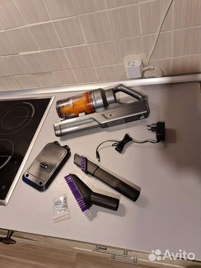 Вертикальный пылесос Dauken новый