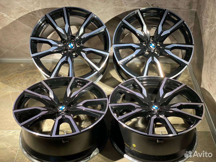Новые диски R22 755 M Оригинал на BMW X7 G07