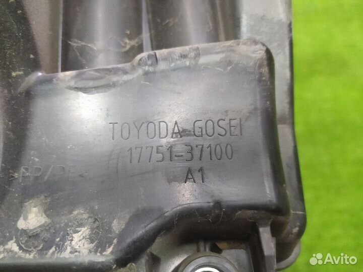 Резонатор воздушного фильтра Lexus Ct200H 2zrfxe