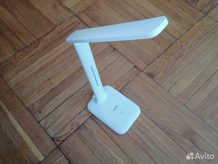 Светильник настольный