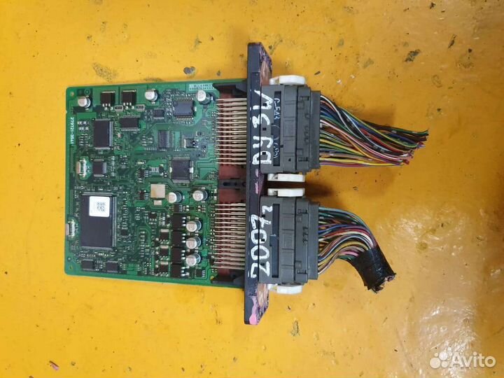 Блок управления двигателем двс 1.3 ZJ VE zjve mazd