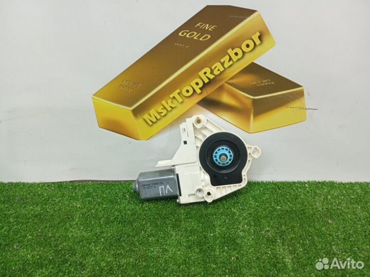 Моторчик стеклоочистителя передний левый Porsche