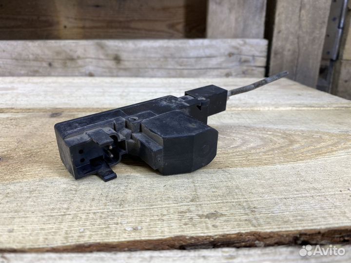 Активатор замка крышки бензобака BMW E34 E24 E32