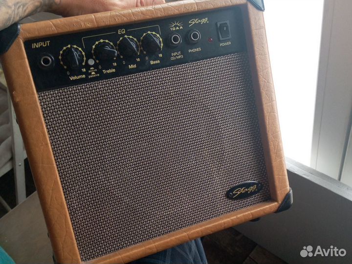 Комбоусилитель Stagg 10AA