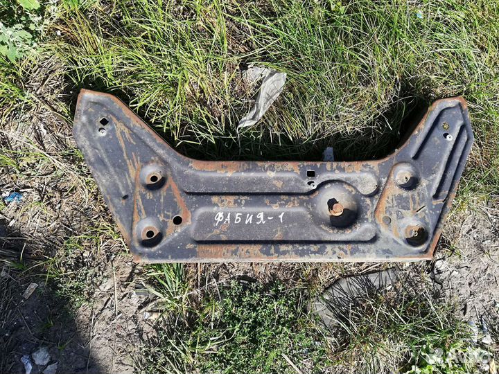 Подрамник Шкода Фабия 1