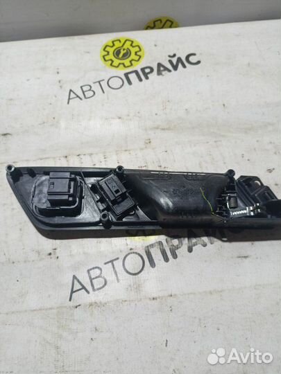 Ручка двери внутренняя передняя левая Volkswagen