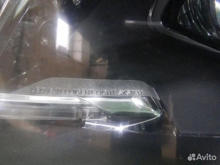 Фара левая Mercedes-Benz E-Class