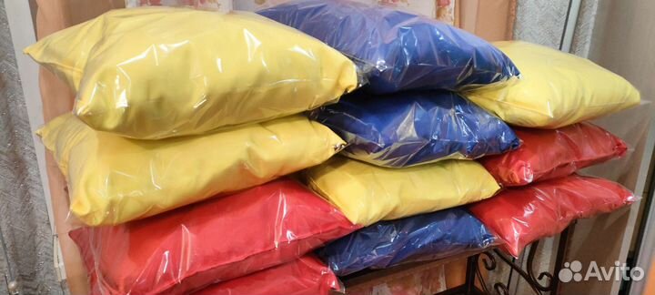 Декоративные, красивые,яркие. Съёмный чехол