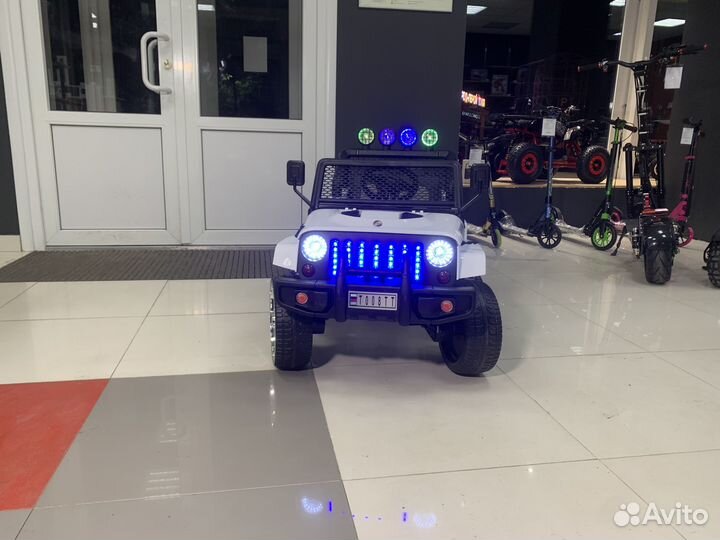 Rivertoys детский электромобиль jeep t008tt