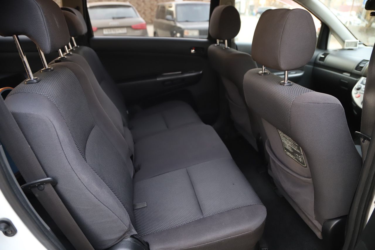 Toyota Wish: фото владельца