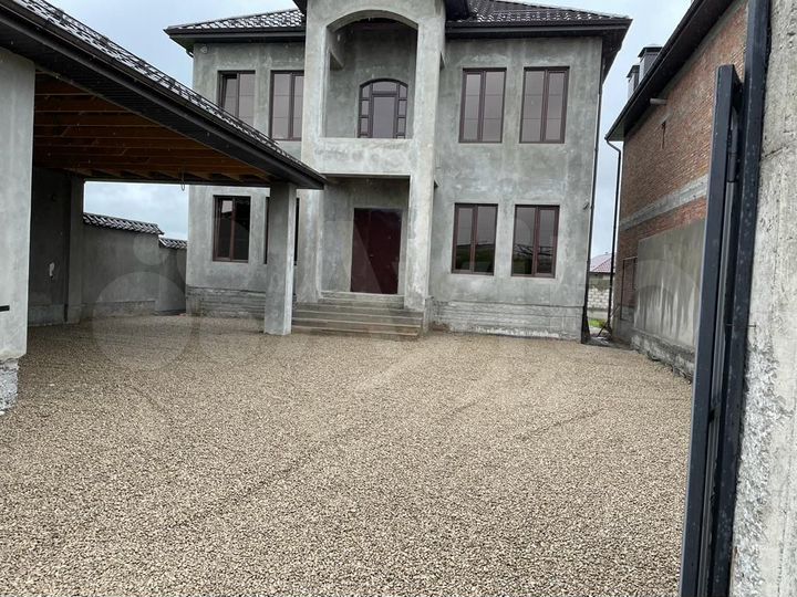 Дом 330 м² на участке 5 сот.