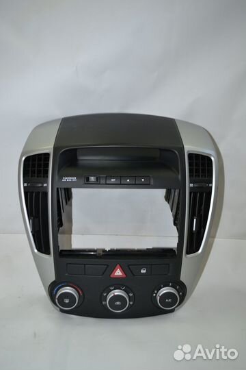 Консоль центральная Kia Ceed ED рест