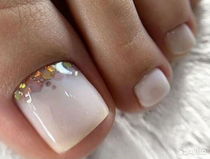 Модель на педикюр