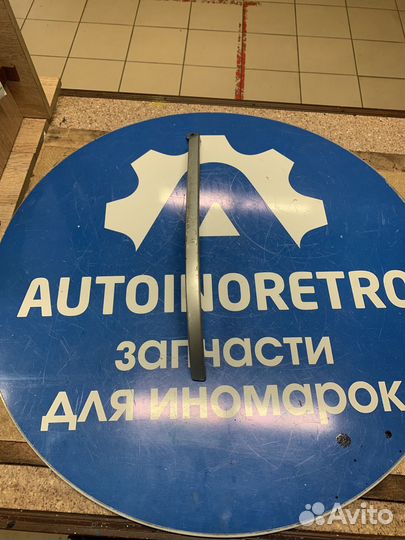 Накладка на фару передняя правая Audi 80 B4