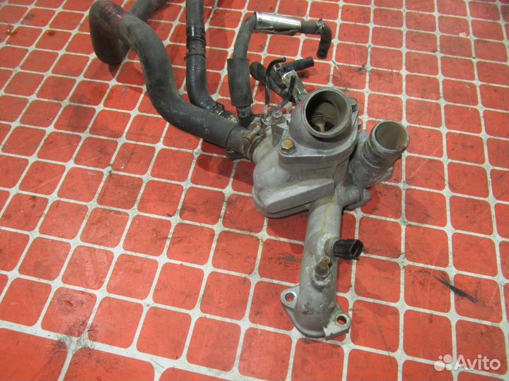 Корпус термостата на Mitsubishi Galant E64A