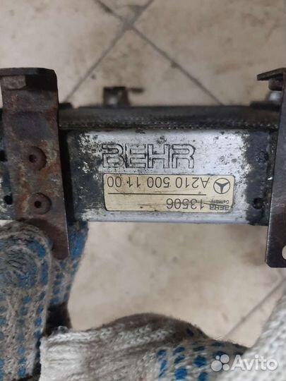 Масляный радиатор mercedes 210