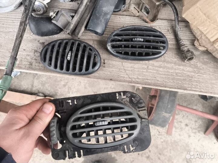 Воздушный дефлектор Renault Megane 1