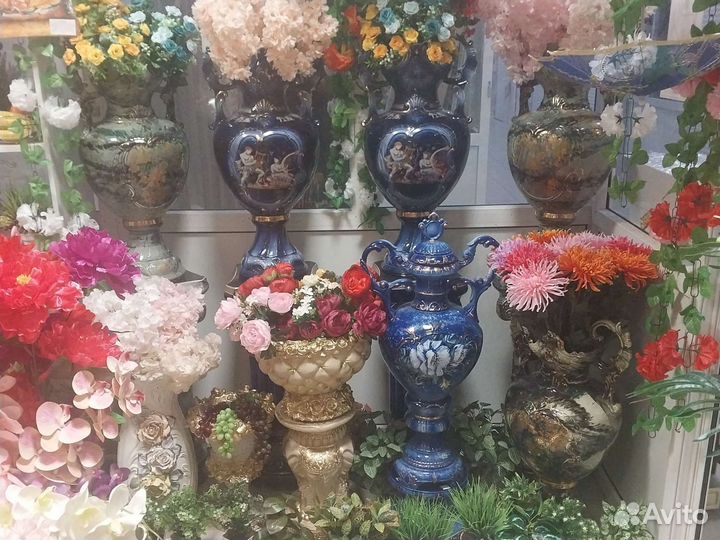 Напольные вазы и интерьерные украшения