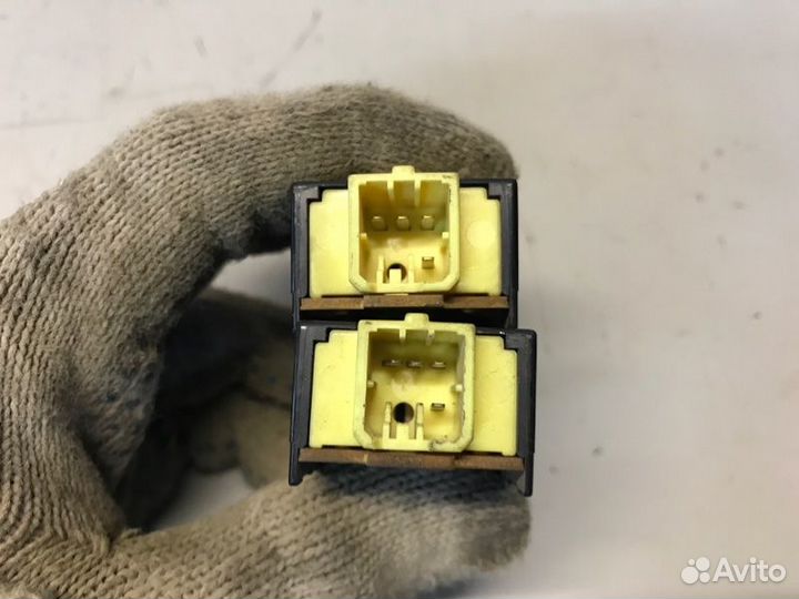 Кнопка включения птф Mazda 626 лифтбек 2.0 1993