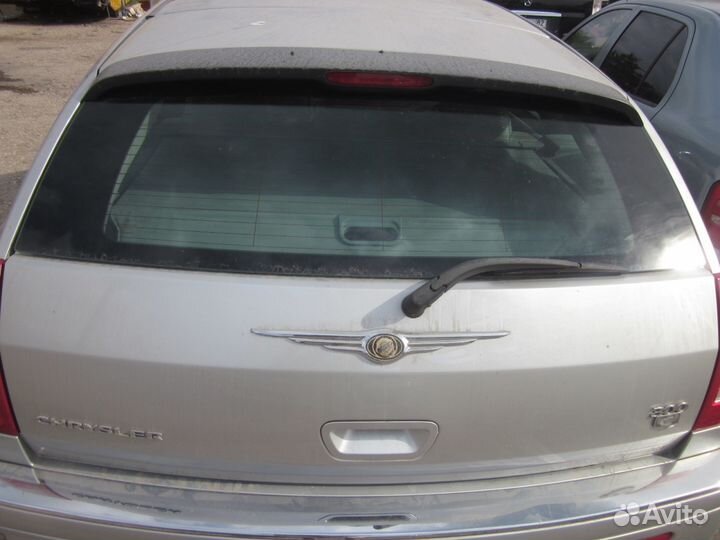 Chrysler 300C дверь багажника