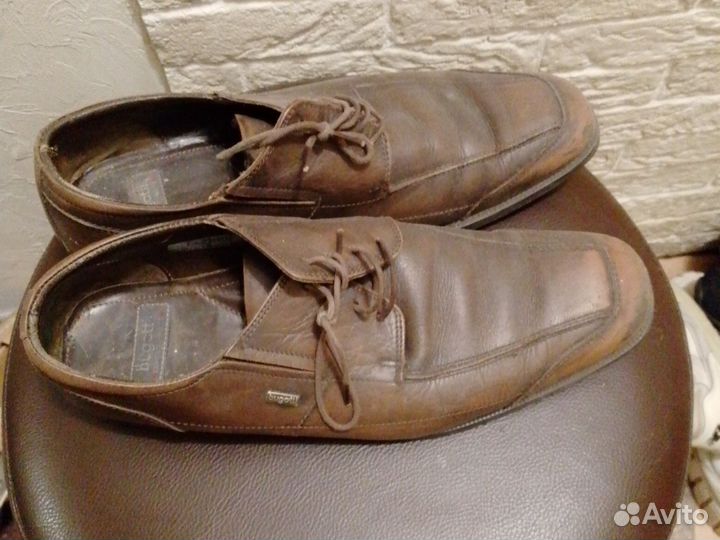 Бомбер кеды guess