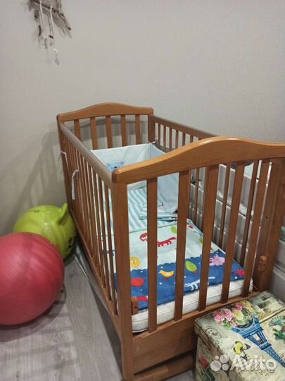 Продам кроватку, постельные принадлежности