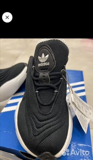 Кроссовки. Adidas. Оригинал. 38 р. 24,5 см
