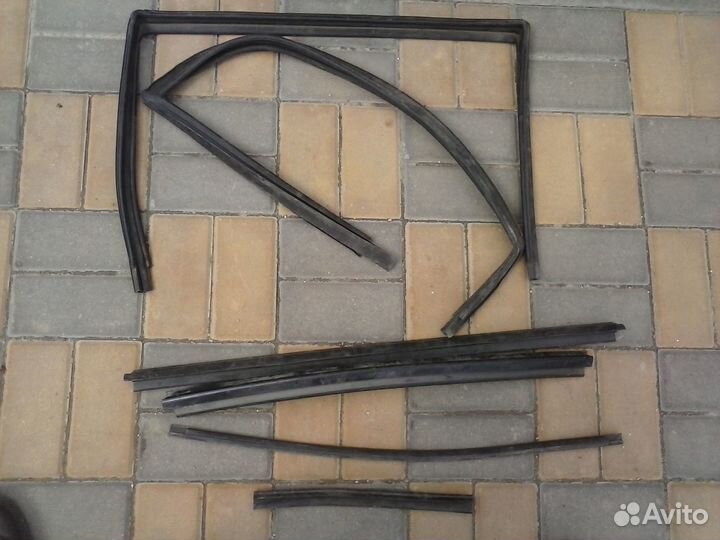 Бархотки уплотнители стёкол ваз-2111 разные остатк