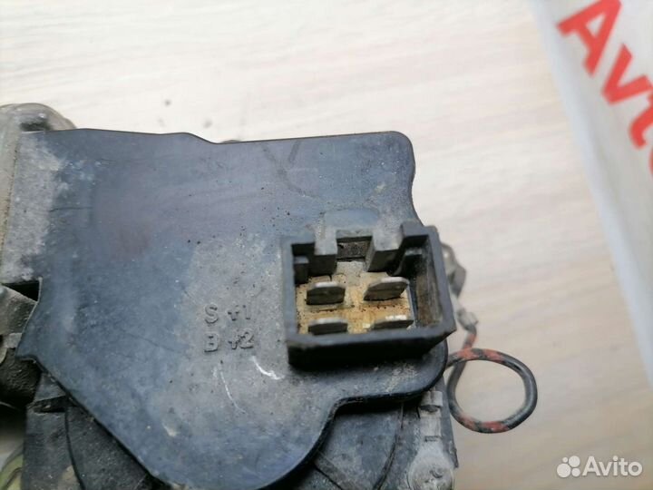 Мотор дворников Mazda Familia BJ