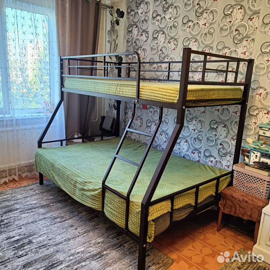 Двухъярусная кровать металлическая бу