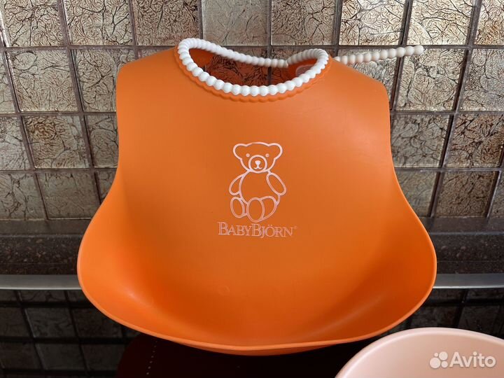 Нагрудник силиконовый Baby Bjorn с тарелкой