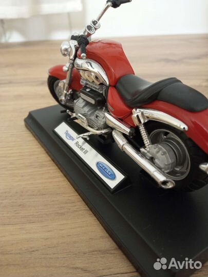 Коллекционная модель Triumph Rocket lll