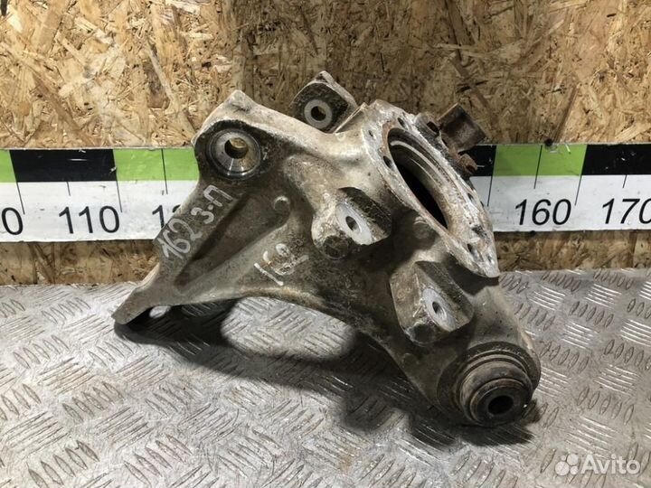 Кулак задний правый Bmw X5 e70 2007-2013