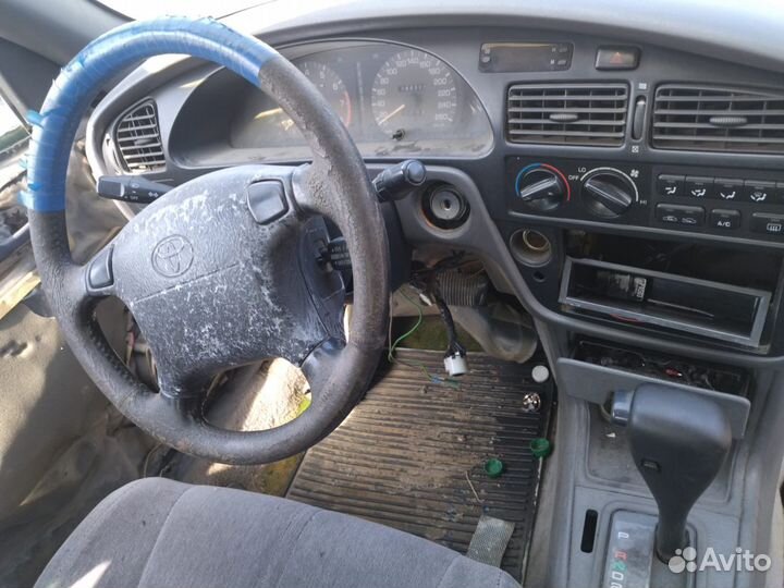 Cиденья Toyota Camry XV10 1992г Салон