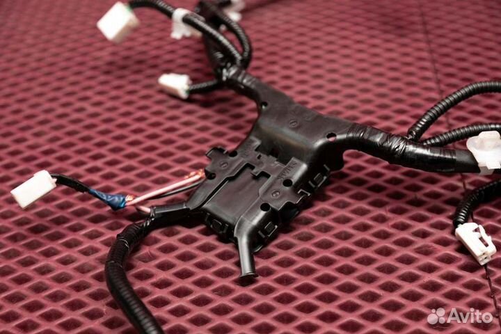 Проводка салона передняя правая Toyota Land