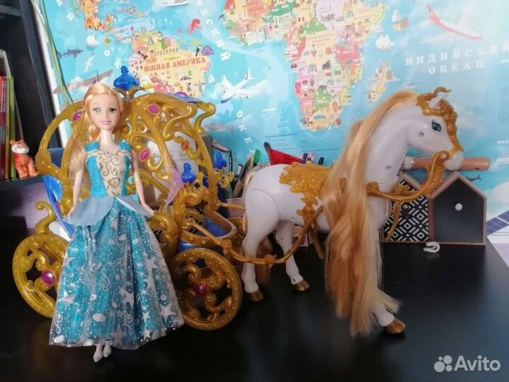 Карета с лошадью