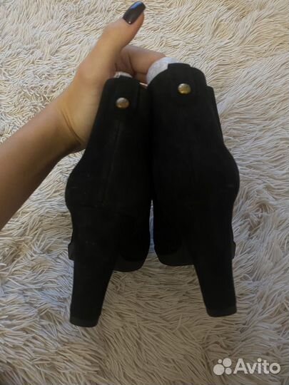 Ботильоны Stuart Weitzman