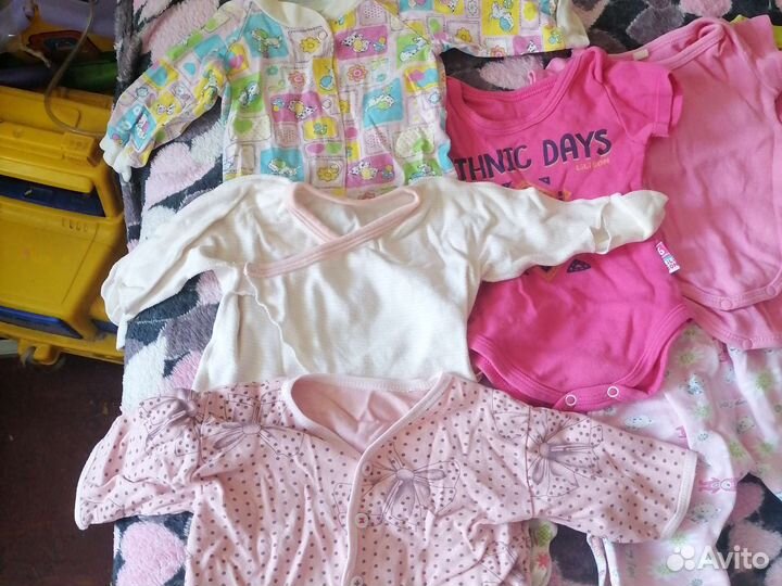 Пакет одежды на девочку от рождения до полугода
