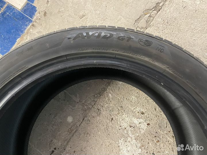 Yokohama Avid GT 285/40 R21 109V