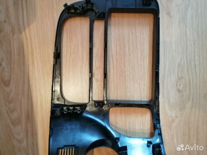 Штатная аудиосистема в комплекте с панелью на мицу